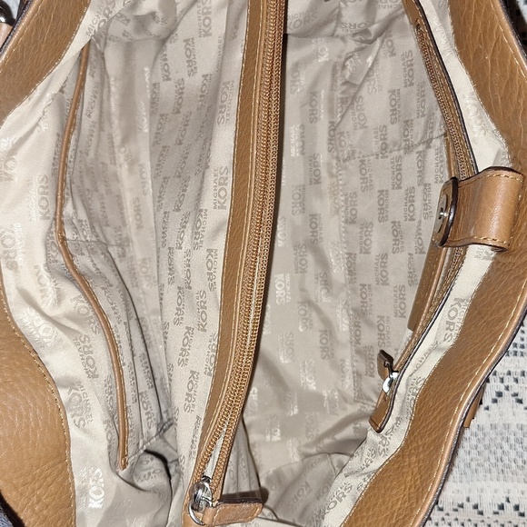 Michael Kors Brown Gold Tote with Luxurious Leather and Structured Design - Picture 10 of 11